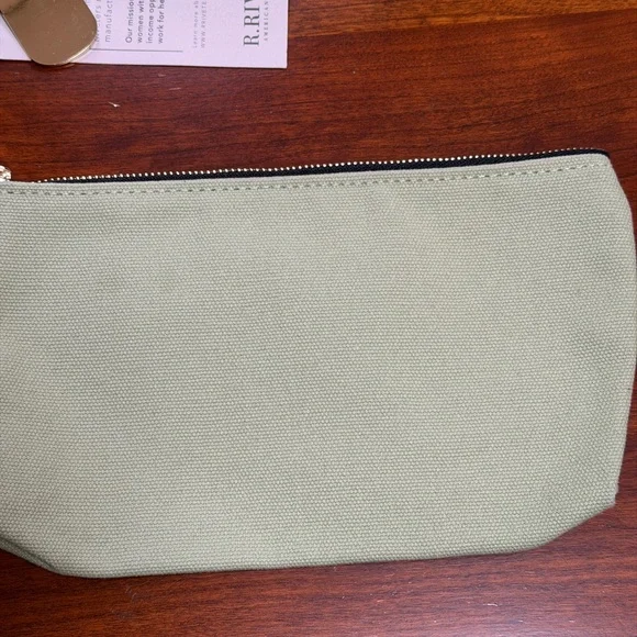 R. Riveter Green Canvas Pouch - Picture 4 of 6